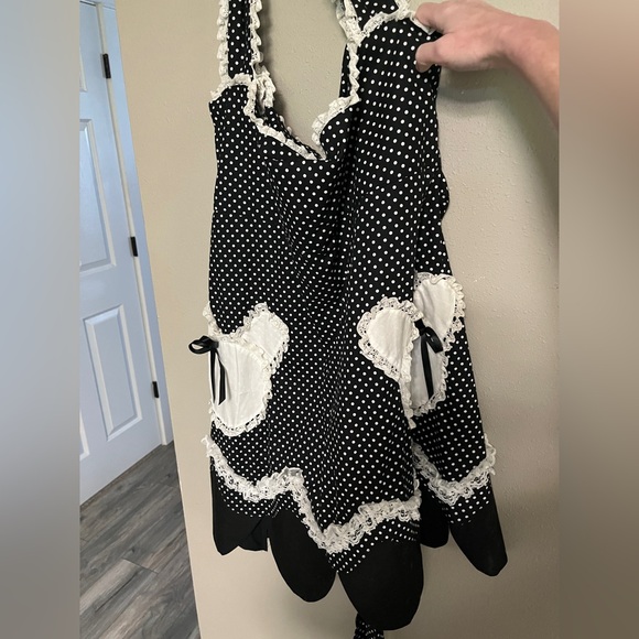 Adorable custom goth lolita apron dress with unique hem bear pockets - Picture 13 of 16